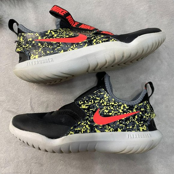 pull on athletic shoes